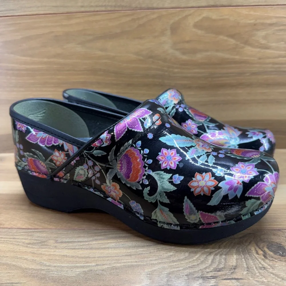 Women’s Floral Black Clog Mules - Picture 3 of 12